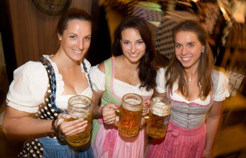 Ein Maß Bier kostet heuer zwischen 12,60 Euro und 13,80 Euro.
dpa