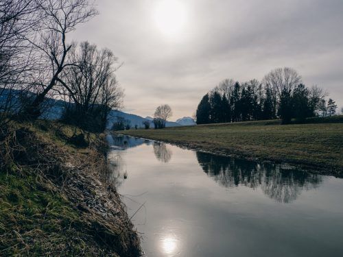Ein zentrales Thema ist der Ort, die Riedlandschaft.  salmhofer