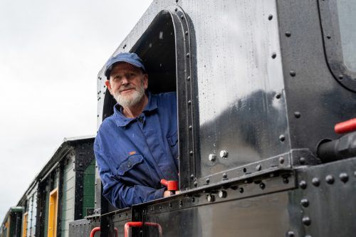 Ernst Cavegn ist Lokführer und Bahnbetriebsleiter der Bregenzerwälder Museumsbahn.