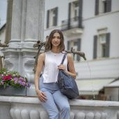 Trendig-praktische Kombi von Tasche und Rucksack. »D6