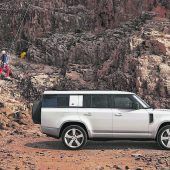 Defender mit acht Sitzplätzen