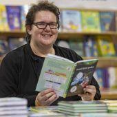 Kleine Detektive bei der Buch am Bach