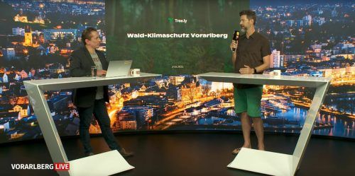 Firmengründer und Start-up-Legende Jodok Batlogg erklärt Joachim Mangard, was das Unternehmen Tree.ly für den Klimaschutz macht. VN