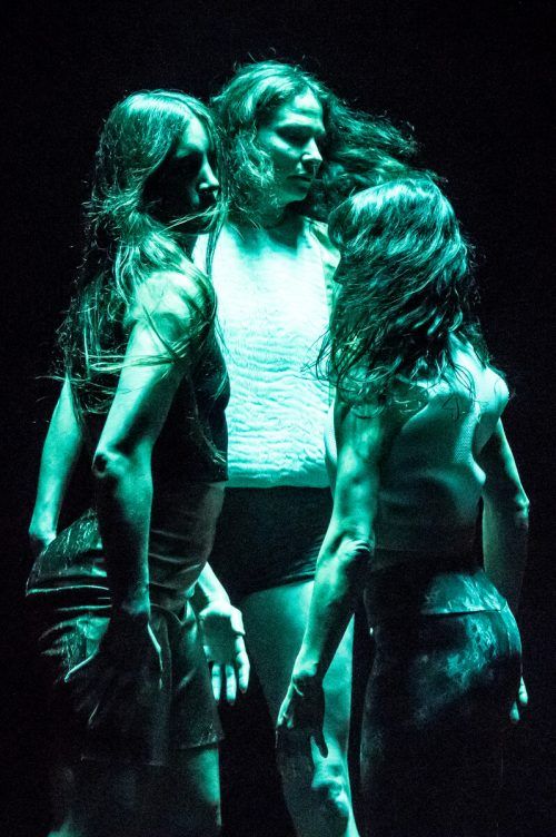 „Forces“ mit Leslie Mannès, Thi-Mi Nguyen und Merdeces Dassy. Stefan Hauer