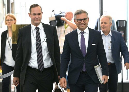 Frohen Mutes erschien Magnus Brunner vor dem Ausschuss, er erhielt viel Gelegenheit zu Erklärungen.