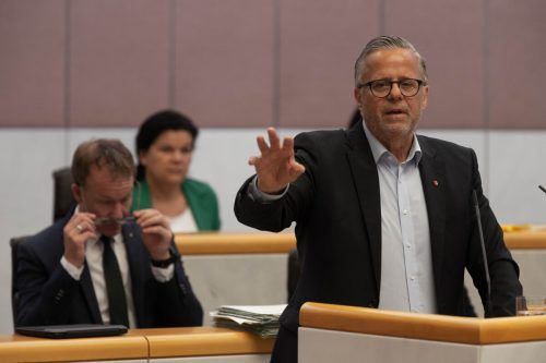 Frühstück bezeichnete die Sitzung als Tribunal mit „König der Löwen“-Vergleich. VN