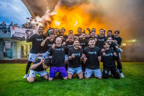 Fünf Treffer, fünfmal Grund zum Jubeln – die Schwarz-Weiß-Kicker brannten im Cupfinale ein spielerisches Feuerwerk ab. Steurer/2