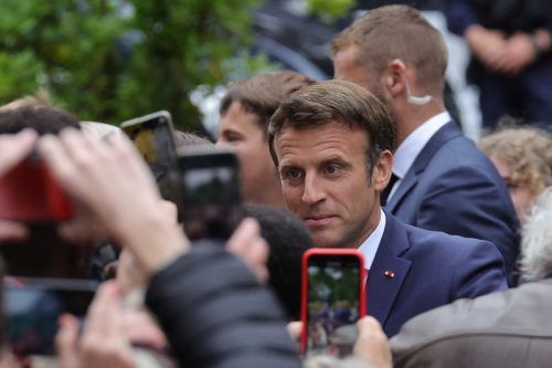 Für das Macron-Lager setzte es bei der Wahl eine ordentliche Schlappe. Reuters