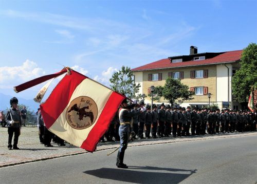 Für die Bürgerschützenkompanie Sulzberg haben die Feierlichkeiten rund um Fronleichnam eine ganz besondere Tradition.  Cassandra Giselbrecht