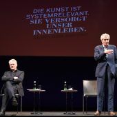 Er verlässt eine gut positionierte Bühne