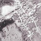 Mit der Kirche ums Dorf. Das 1950er-Jahre-Luftbild-Quiz