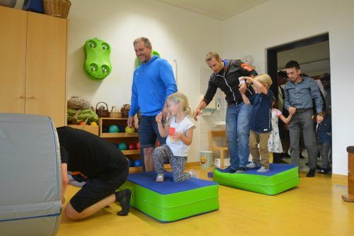 Im Kindergarten Augarten wurden die Väter zum Vatertag ordentlich gefeiert. bvs (5)