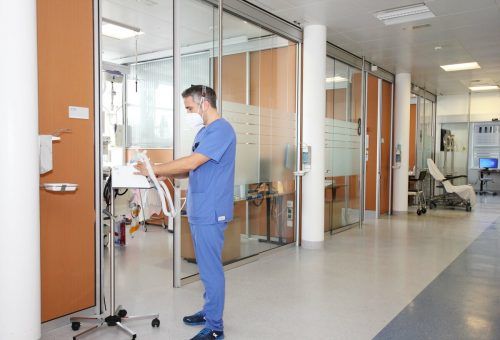 Im Krankenhaus bleibt es bei der FFP2-Maskenpflicht. LKH Feldkirch