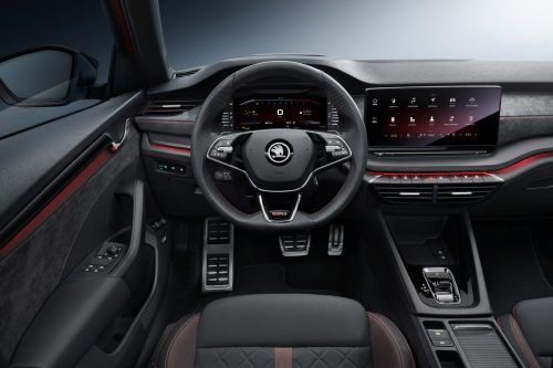Interieur: Pragmatisch-praktisch kann auch elegant sein, je nach Version mit Holz und Leder eingerichtet.