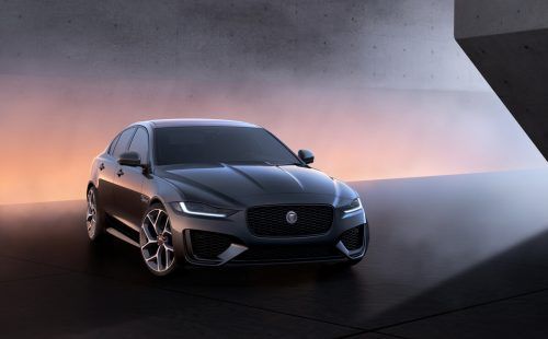 Jaguar XE: Ein Design- und ein Technikupdate plus eine neue Sportversion gibt‘s für den Engländer, auch kann man nun mit Alexa kommunizieren.