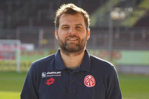 Johannes Rupprechter arbeitet seit 2019 als Scout des Bundelsigisten FSV Mainz. Der Schwarzenberger lebt damit seinen Traum vom Profifußball. FSV