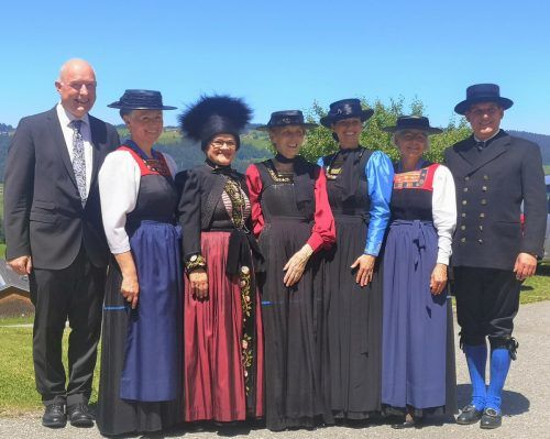 Juppenwerkstatt, iNTRACHT und Heimatpflegeverein richteten ein gelungenes Fest mit vielen Ehrengästen aus.  me/3