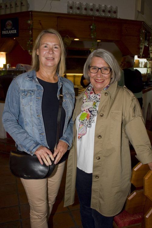 Karin Dünser (l.) und Andrea Häfele amüsierten sich.