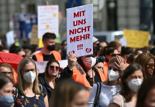 Lehrer haben in der Vergangenheit öfters wegen verschiedener Anlässe demonstriert. Derzeit ist der Pädagogenmangel in Vorarlberg ein großes Problem.  APA