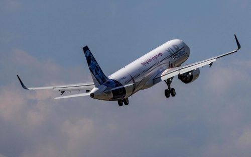 Luftpremiere für den kleinsten Langstrecken-Airbus in Hamburg. AFP