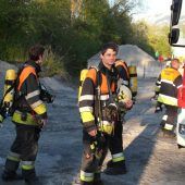 Feuerwehr rettet Kinder aus heißem Pkw