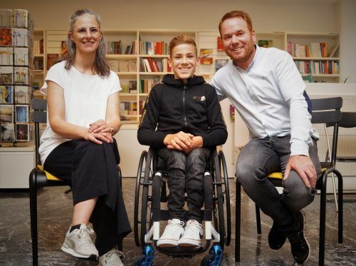 Maximilian und Alexander Taucher mit Nicole Klocker-Manser.