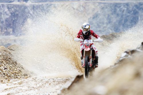 Michael Walkner gehörte am ersten Tag beim Erzbergrodeo zu den Schnellsten. apa