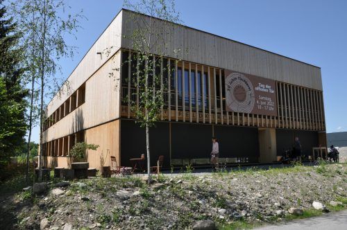 Mit einem Tag der offenen Tür wurde der neue Firmenstammsitz im Gewerbegebiet Dornbirn-Nord offiziell eröffnet.    lcf (3)
