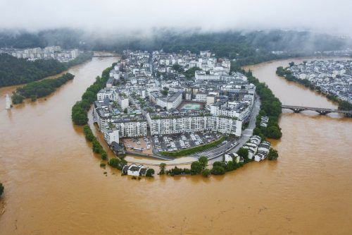 Nach ausgiebigen Regenfällen in Wuyuan in der chinesischen Provinz Jiangxi zeigt dieses Bild das Ausmaß der Überflutungen. AFP