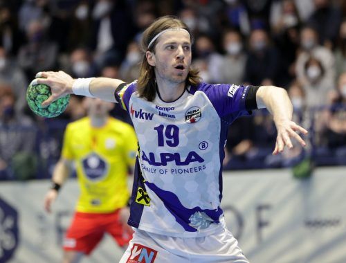 Nico Schnabl und der Alpla HC Hard stehen im Kampf um die Titelverteidigung mit dem Rücken zur Wand und müssen in Krems gewinnen. GEPA