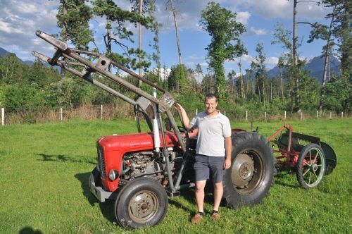 Obmann Philipp Hammerer auf einem 61 Jahre altem Massey Ferguson. HAB