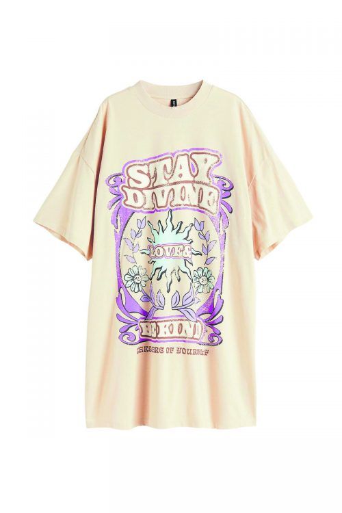Oversized T-Shirt-Kleid mit Print. Erhältlich bei H&M um 19,99 Euro.