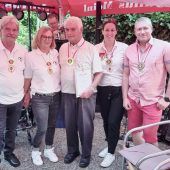 Narren mit Nachholbedarf feierten im Café Ulmer