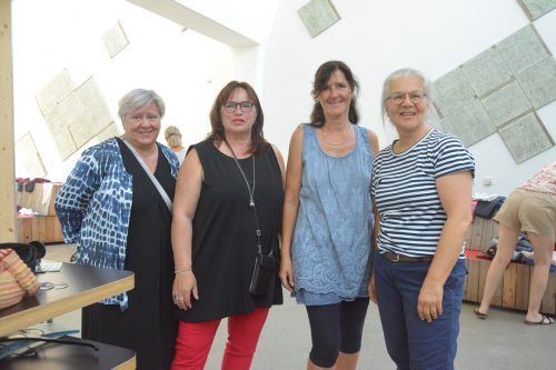 Sigrid Tiefenbacher-Alge (v.l.), Doris Hämmerle, Sabine Meinhart und Helga Kräutler freuten sich über die zahlreichen Besucher.  bvs (3)