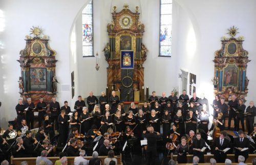 Solisten, ein Projektchor und -orchester unter Benjamin Lack boten in der Basilika Bildstein Besonderes.  VN/cd