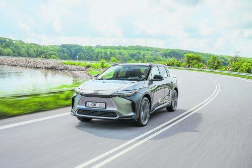 Toyota bZ4X: 4,69 Meter langer E-Crossover mit angegebener Reichweite von bis zu 513 Kilometer nach WLTP-Testzyklus. Werk