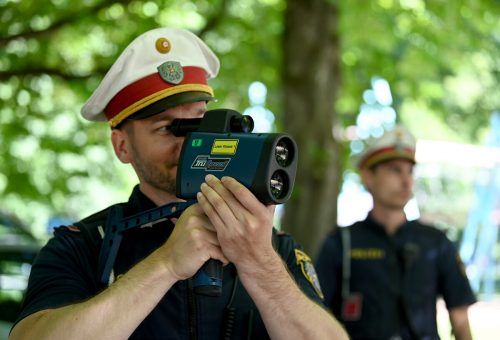 Über 300.000 Verstöße gegen die Geschwindigkeitsbegrenzung werden in Vorarlberg im Jahr angezeigt.  APA/BARBARA GINDL