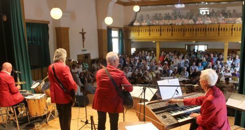 Voller Saal, volle Galerie – und Standing Ovations für ein denkwürdiges Jubiläumskonzert der Trocaderos im Wolfurter Vereinshaus.