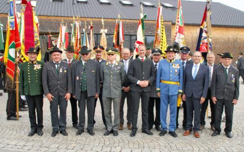 Zum 100-jährigen Bestand des KB Buch fand in der Berggemeinde Buch ein landesweites Treffen statt. mst/3