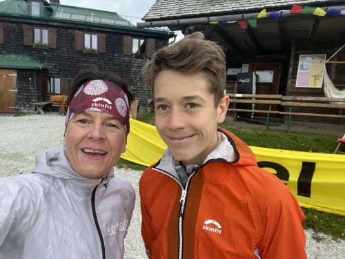 Andrea und Maximilian Meusburger auf der Steinplan. Im Wald läuft‘s