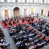 „Alles Walzer“ im Palasthof Hohenems