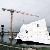 Liebherr-Kran für das Seebühnenbild