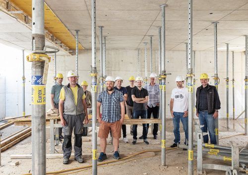Die Verantwortlichen machten sich ein Bild vom Baufortschritt.  Gde (4)