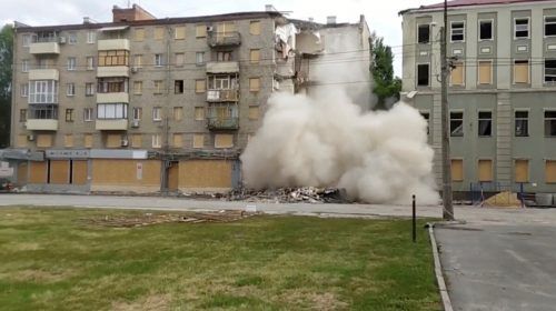 Ein Wohngebäude in der Region von Charkiw in der Ostukraine wurde bei einem russischen Militärschlag am Wochenende zerstört. Reuters