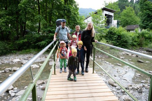 Familie Rhomberg aus Schwarzach auf dem Weg auf den Dornbirner Hausberg Karren. Alexandra Serra