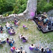 Festival auf der Burgruine