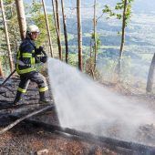 Feuerwehr war am Wochenende im Waldbrandeinsatz. Die Gefahr bleibt groß. »A8