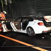 Pkw in ­Vollbrand