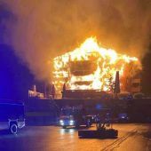 Brand der Jägeralpe in Warth führte zu einem Großeinsatz der Feuerwehren. »A9