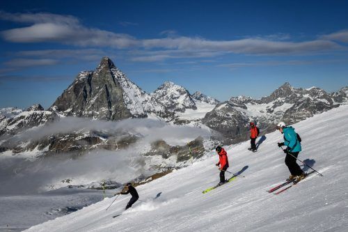Hitze und Schneemangel verunmöglichen das Sommerskifahren in Zermatt.  AFP